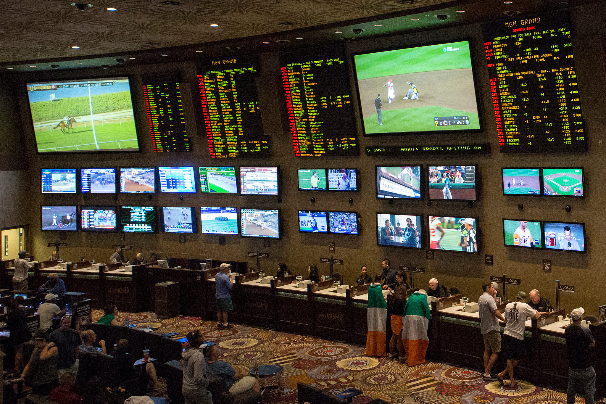 Slot Makinelerinin Karanlık Sanatı: İpuçları ve Stratejiler